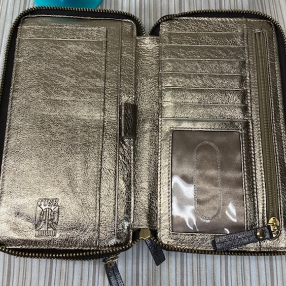 Tusk Vintage Pleated Wallet in Pewter Leather - Picture 8 of 14